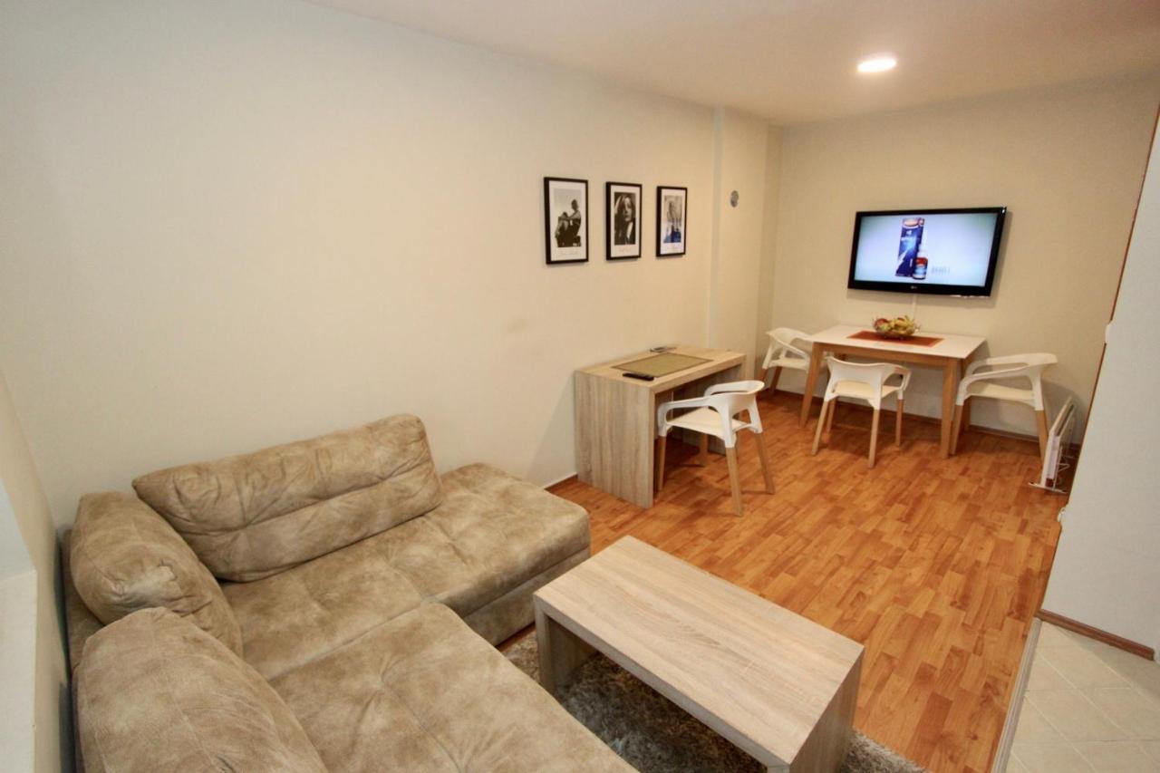 Cozy Apartments In Belgrade, Cukarica, Zeleznik, Free Parking And Wifi Экстерьер фото