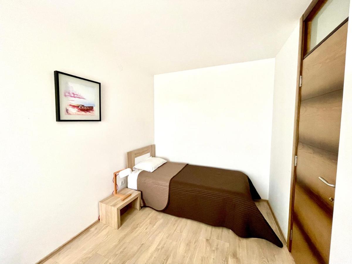 Cozy Apartments In Belgrade, Cukarica, Zeleznik, Free Parking And Wifi Экстерьер фото